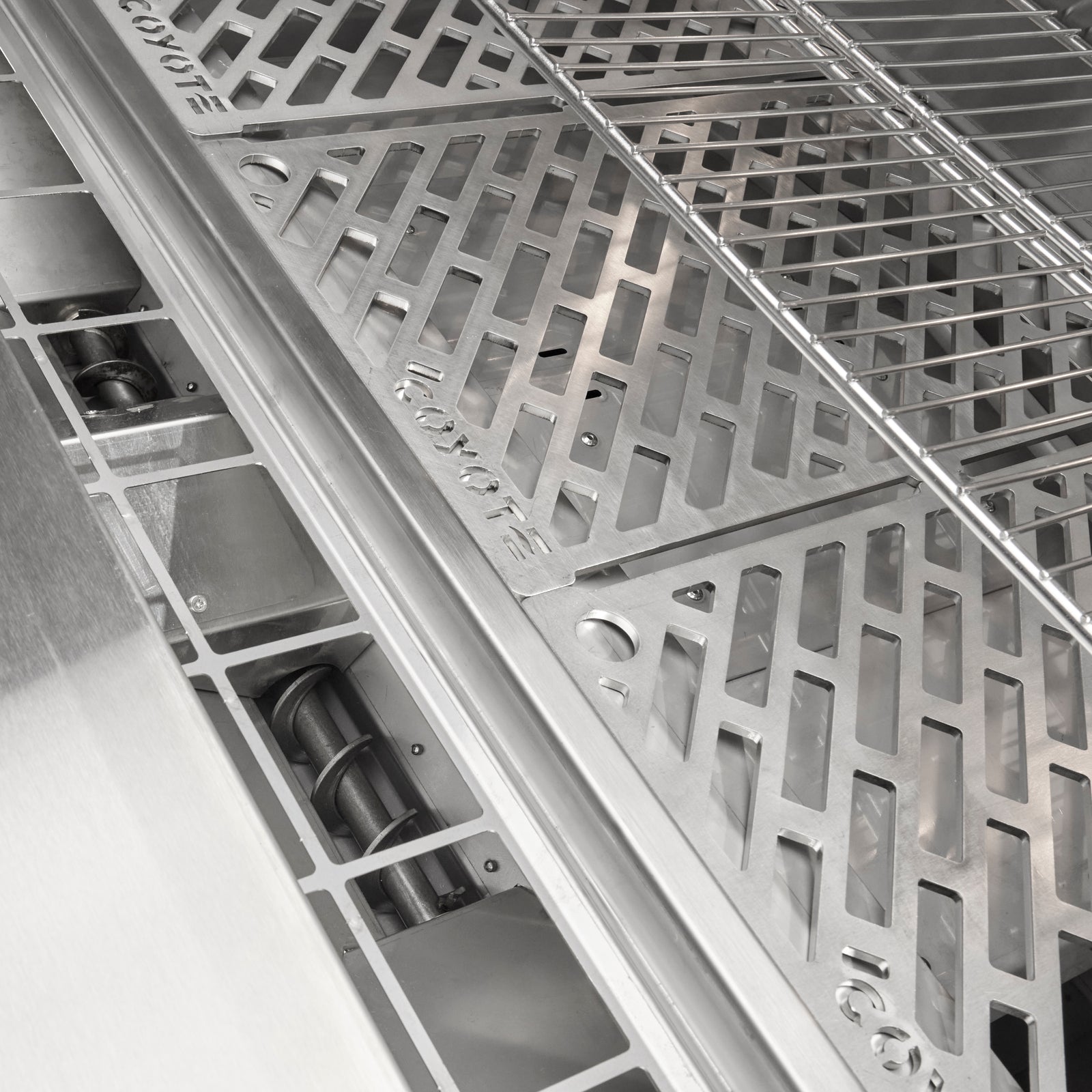 Coyote 36" Pellet Grill on Cart